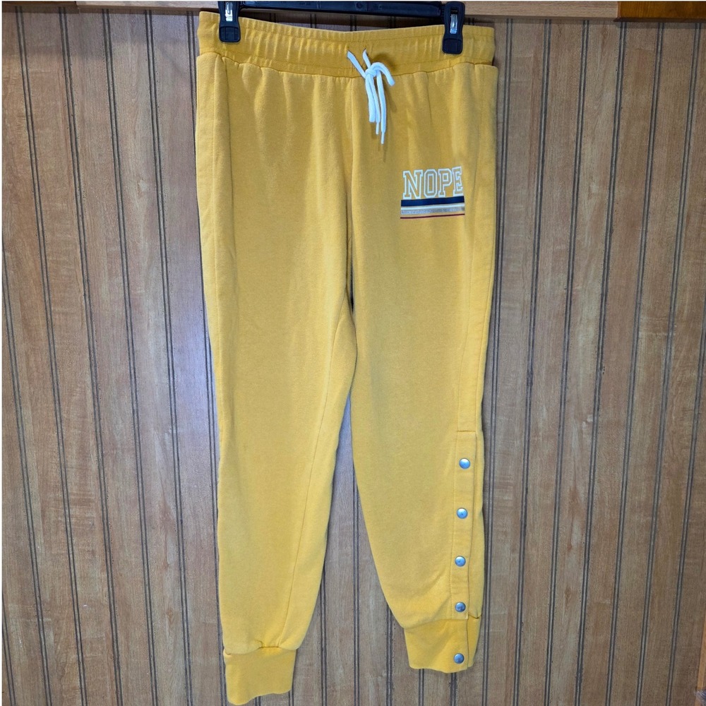 No Boundaries Joggers Snap Side Athleisure Lounge Pants‎ Yellow Nope Graphic M